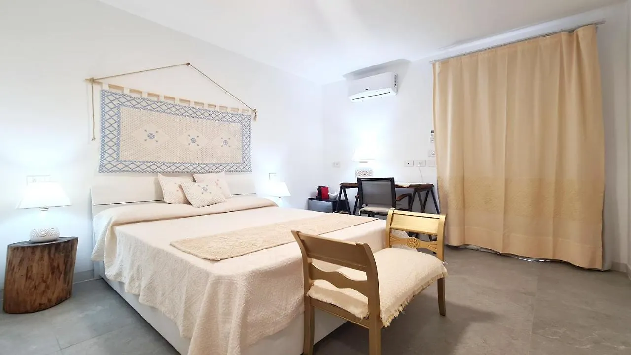 Sole Matto Rooms Olbia 0*,  İtalya
